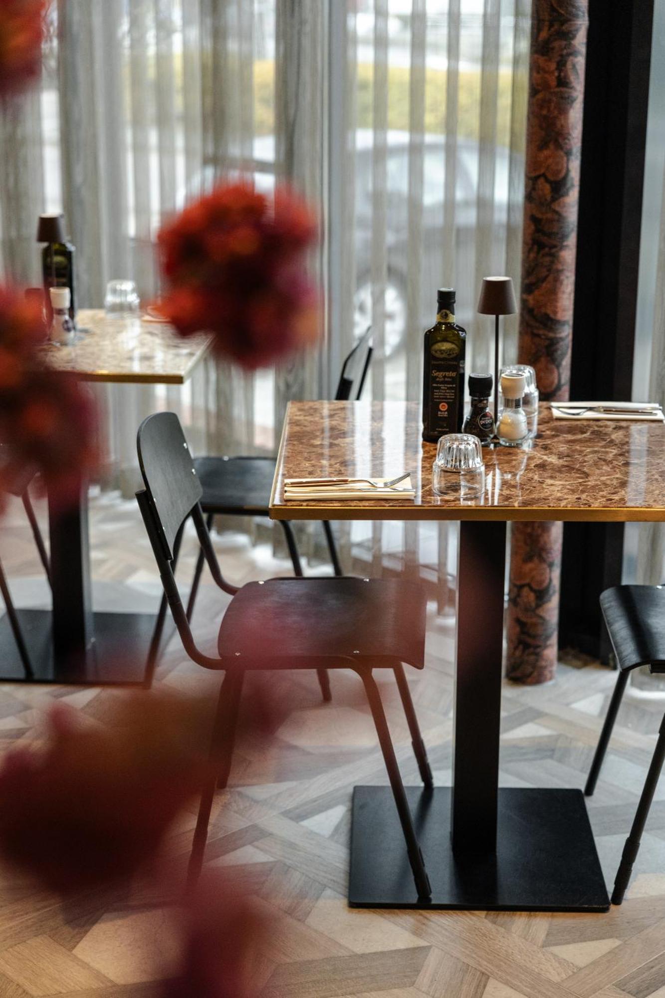 Hotel Twenty-Three Amsterdam Airport Hoofddorp Exterior photo